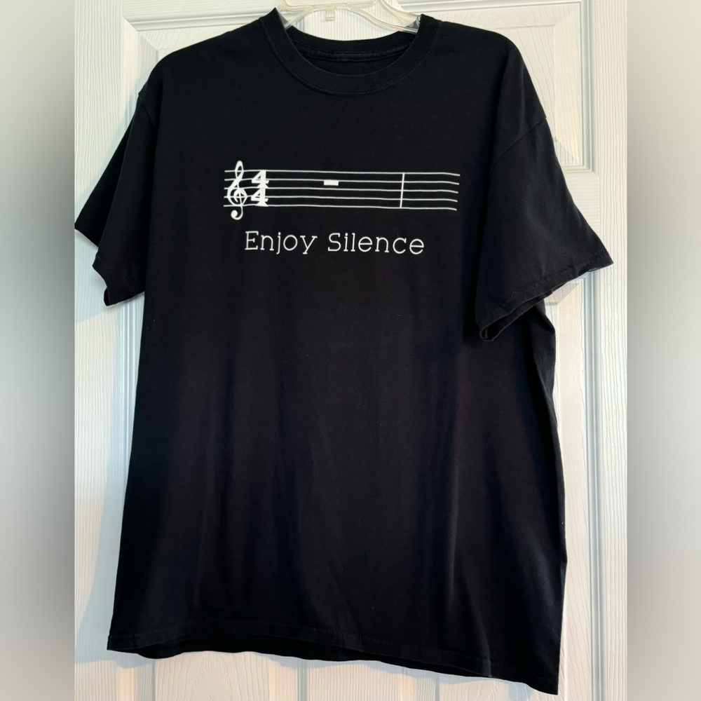 Music Themed T-Shirt. SZ Large